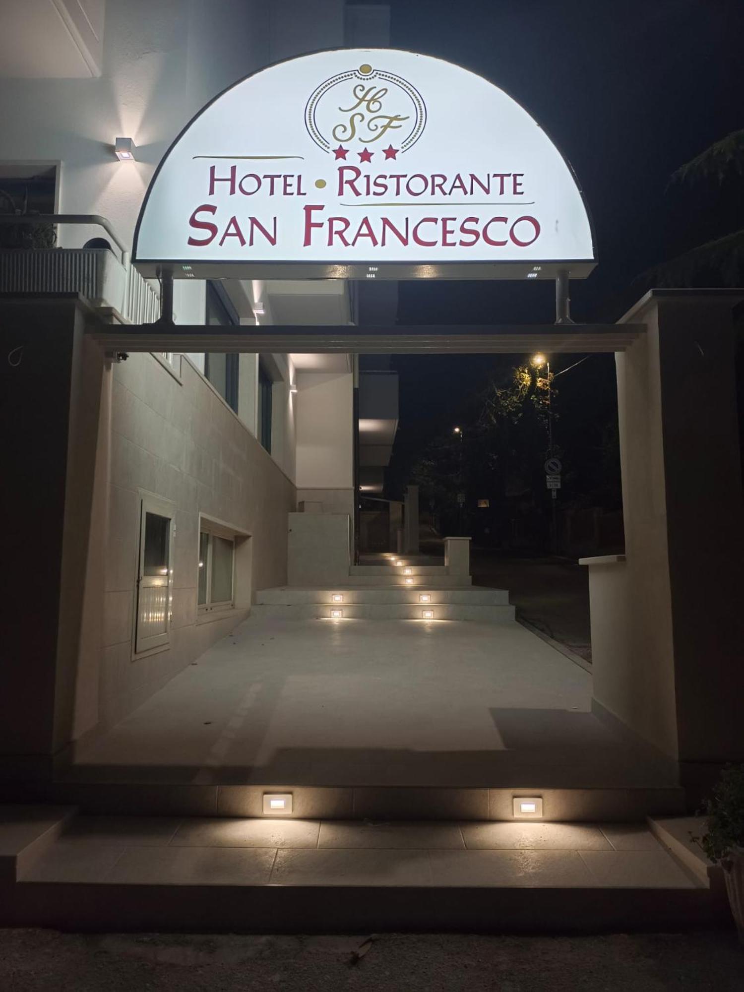 Hotel San Francesco San Giovanni Rotondo Buitenkant foto