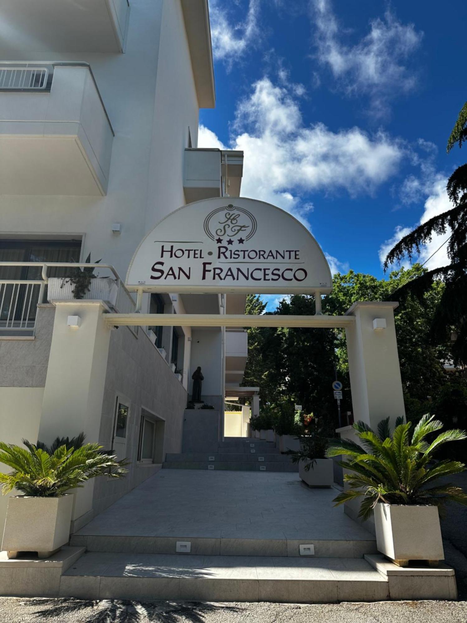 Hotel San Francesco San Giovanni Rotondo Buitenkant foto